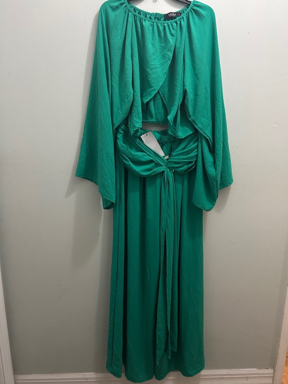 AKIRA 2 PCS Emerald Green High-Waist Wide-Leg Tie Front Pants with matching Top - Picture 2 of 6